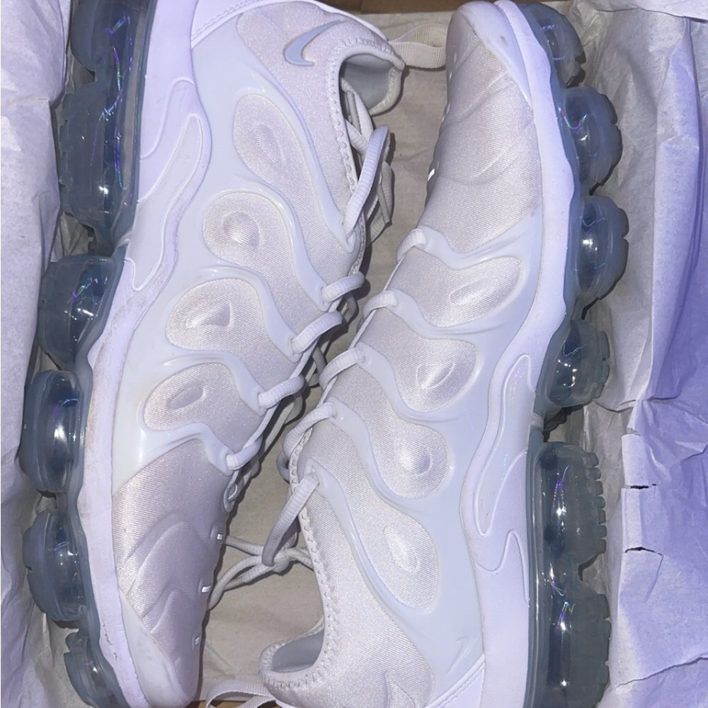 NIKE VAPORMAX PLUS